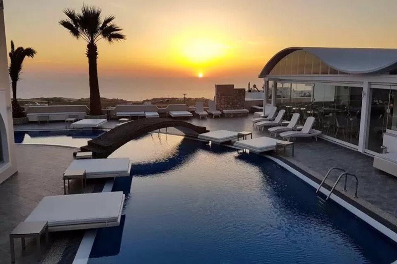 B Suites Fira  Bagian luar foto