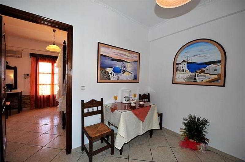 B Suites Fira  Bagian luar foto
