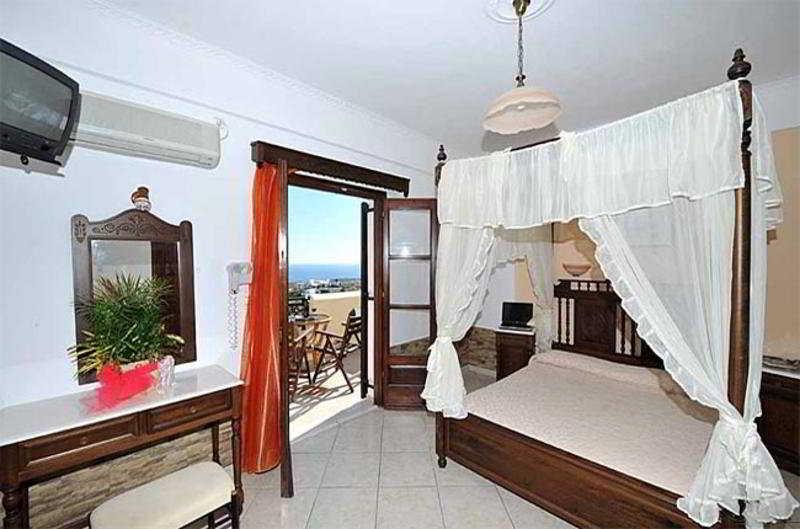 B Suites Fira  Bagian luar foto