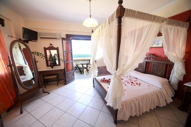 B Suites Fira  Bagian luar foto